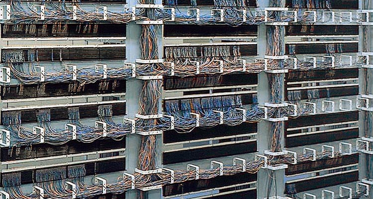 中間配線盤 (ちゅうかんはいせんばん) JapaneseEnglish Dictionary JapaneseClass.jp